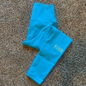 Medium - Fleo - Janus - Mosiac Blue - 25in